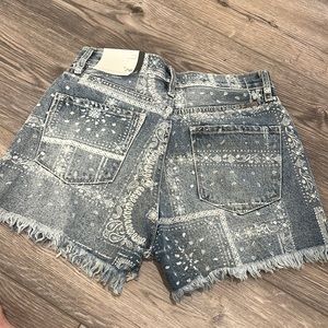 NWT KanCan paisley denim shorts size 5/26